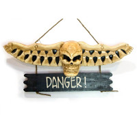 Череп с костями "Danger!" (54х12х35 см)