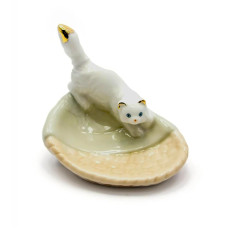 Котенок фарфор (9х9х6,5 см)