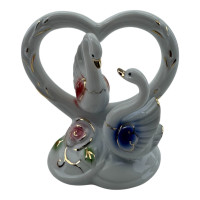 Лебеди с сердцем фарфор (11х11х7 см)