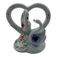 Лебеди с сердцем фарфор (11х11х7 см)