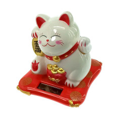 Кошка Манэки-нэко на солнечной батарее (7,5х7х6,5 см)