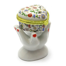 Шкатулка керамическая "Руки и сердце" (9х6,5х4,5 см)