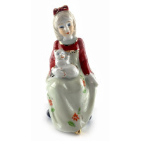 Девушка с кошкой фарфор (12,5х8,5х6,5 см)